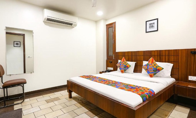 Delhi Hotel | FabExpress Marigold I