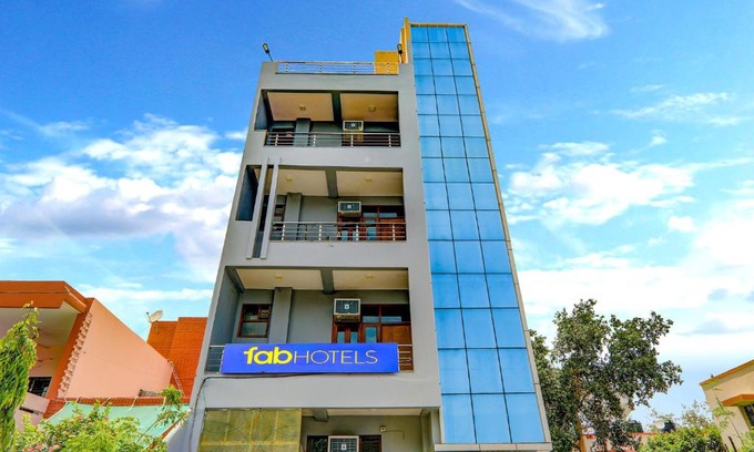 Kanpur Hotel | FabExpress SS
