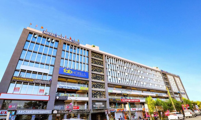 Ahmedabad Hotel | FabHotel Bharosa Inn