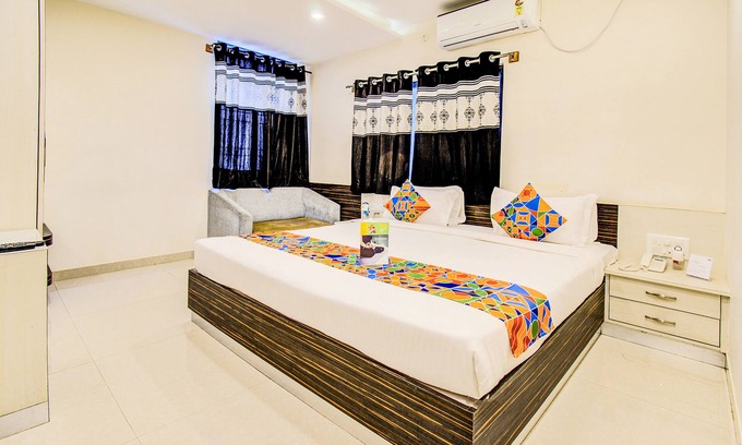5th Block Hotel | Fabhotel Corporate Crown