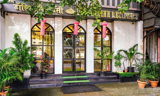 Dharavi Hotel | Fabhotel Dolphin Residency