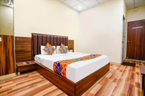 Surat Hotel | FabHotel Gokuldham