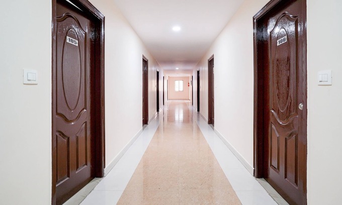 Attibele Hotel | FabHotel Leo Grand