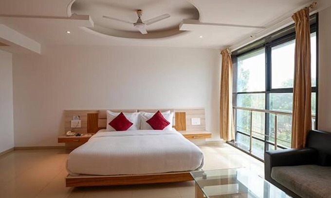 Kadachiwadi Hotel | FabHotel Prime Rester Select Chakan