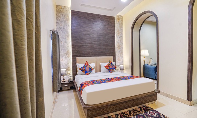 Dariyaganj Hotel | Fabhotel Rivlet Premium