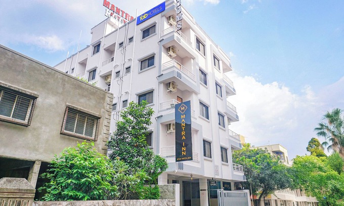 Wagholi Hotel | Fabhotel The Mantra inn - Nr world trade center