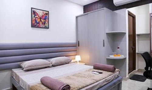 Serilingampally Hotel | FabHotel Yendluri's Abode