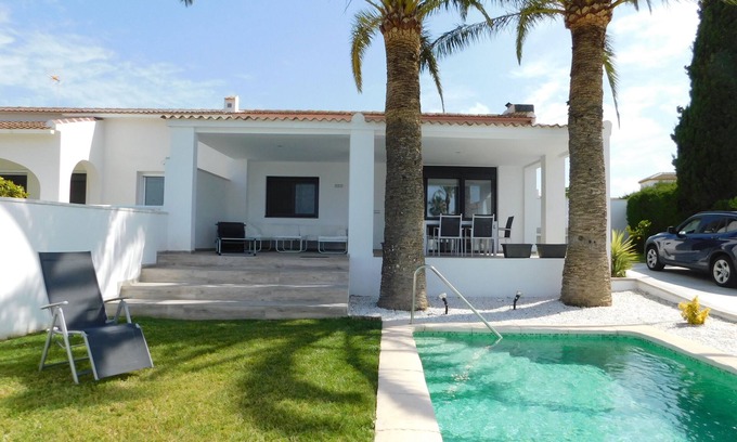 Los Balcones Villa | Fabolous 2 Bedroom Villa with Private Pool , Full Air conditioning