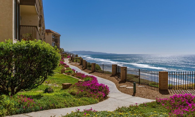 Solana Beach House | Fabolous Remodeled Ocean View Condo,Monthly Specials!
