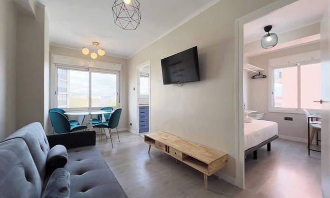 Porta Apartment | FABRA 5-2 - Three Bedroom Apartment, Sleeps 3