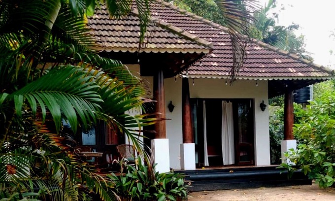Mararikulam Cottage | Fabulous 2 Bedroom Hall cottage on Marari Beach!