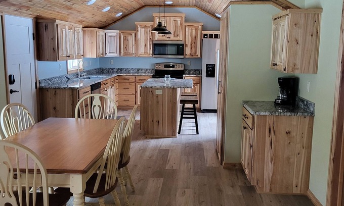 Sturgeon Bay House | Fabulous 2-bedroom house with WiFi in Sturgeon Bay