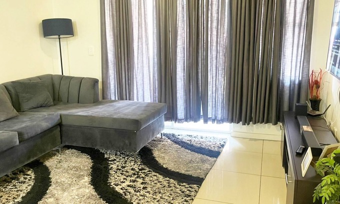 Greater Johannesburg Metropolitan Area Apartment | Fabulous 2-Bedroom Apartment in Randburg