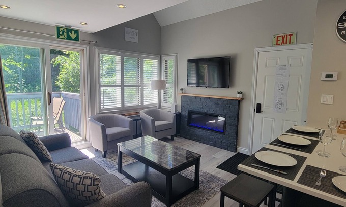 Craigleith Condo | Fabulous 2 Level, 2 Bedroom Condo on Blue Mountain! Over 200 ⭐ Reviews!