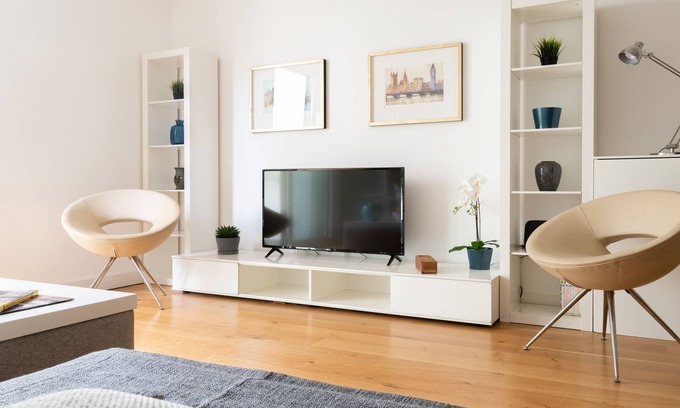 Warwick Apartment | Fabulous 3 Bed 2 Bath Westminster near Victoria Station, central London
