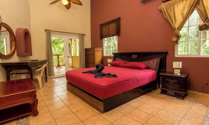 Bocas del Toro House | Fabulous 3-bedroom house with AC in Bocas del Toro