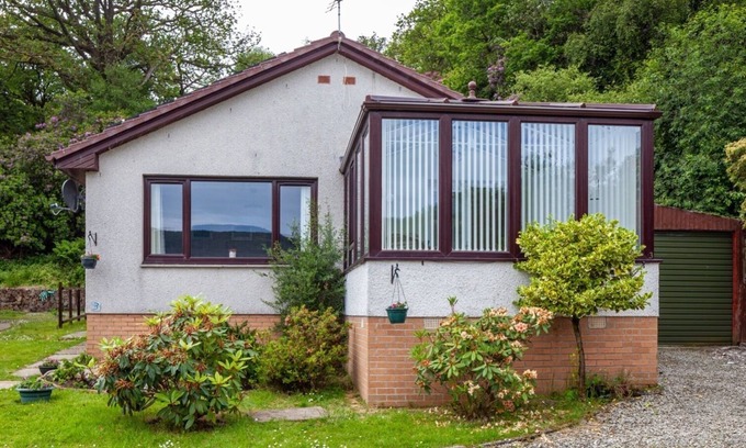 Kilmun House | Fabulous 3-bedroom bungalow overlooking the Holy Loch