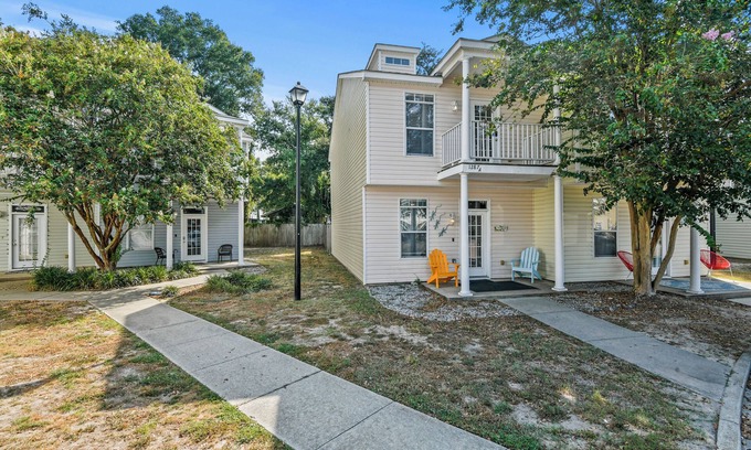 Gulfport House | Fabulous 3 Townhouse Rental with 9-bedrooms and 9-bathrooms