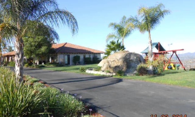 Escondido House | FABULOUS 360 VIEW, beautiful 4000 sf home & pickleball 30 + days stay required.