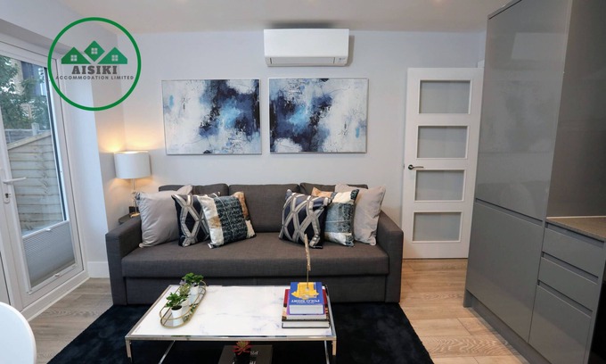 North Finchley Apartment | Fabulous 3Bedroom/2Bathroom Ground Floor Flat with Garden and Free WiFi