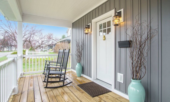 Ludington House | Fabulous, 4 Bedroom, 3 Bathroom home in Downtown Ludington