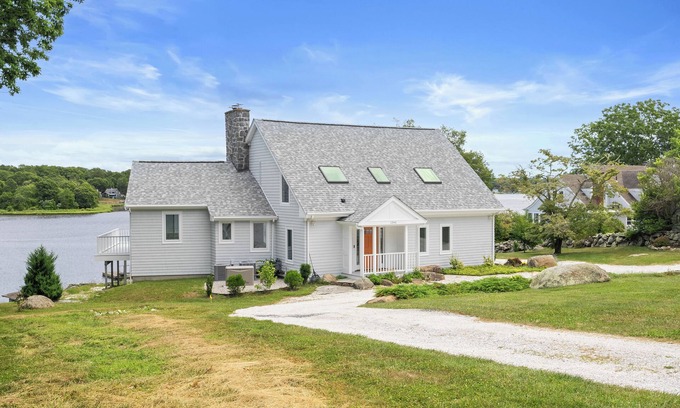 Westport House | Fabulous 4-bedroom Waterfront House with Private Dock in charming Westport