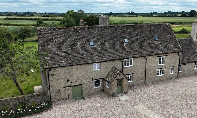 Brokenborough Other | Fabulous 5* Cotswold Gem with Hot Tub. Dog friendly.