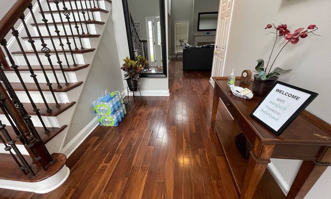Town Center House | Fabulous 5BR Home in upscale neighborhood