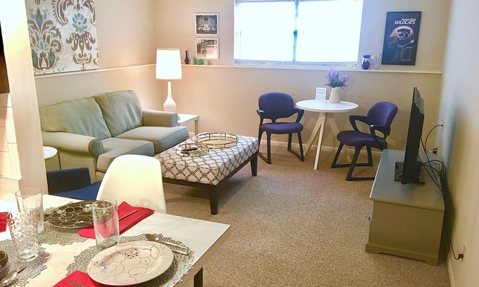 Manhattan Apartment | Fabulous Aggieville Hideaway - Convenient 1 bedroom next to KSU & Aggieville