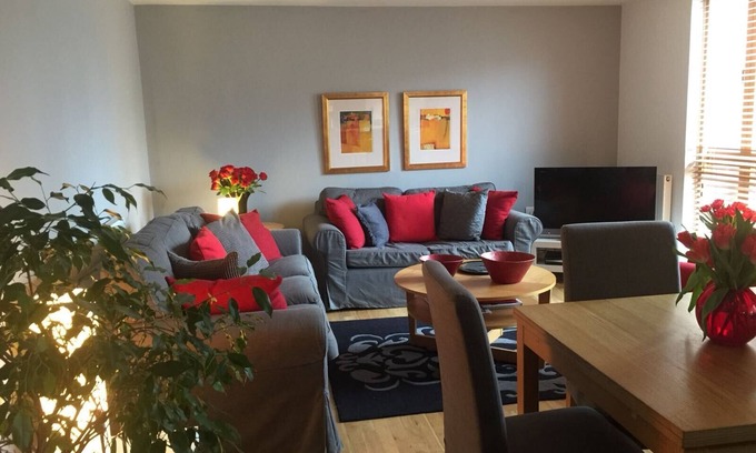 Greenwich West Apartment | Fabulous apartment close Cutty Sark,river,restaurants,shops,Royal Park and more