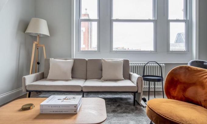 Chinatown Apartment | Fabulous Apartment in the Heart of London