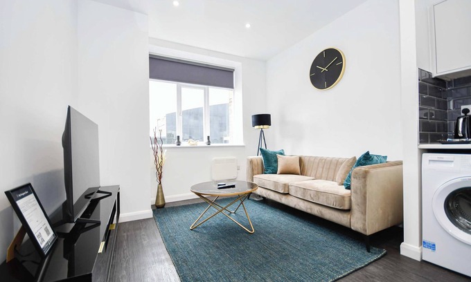 Eastleigh Apartment | Fabulous Compact 1 Bedroom Apartment in Bradford