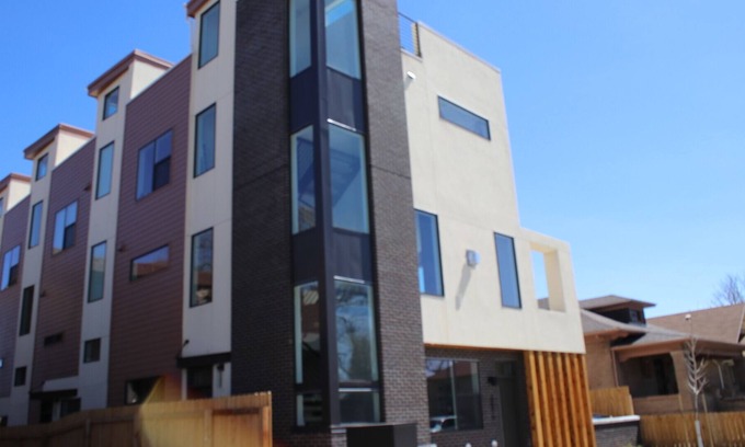 Sunnyside House | Fabulous Denver Townhome!