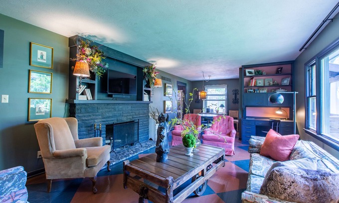 Harbert House | Fabulous designer owned home with heated pool & spa in the heart of Sawyer!