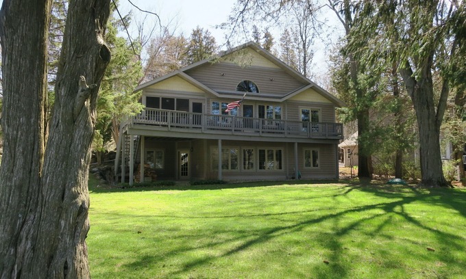 Green Lake House | Fabulous Family Retreat, on Quiet Beyers Cove of Green Lake