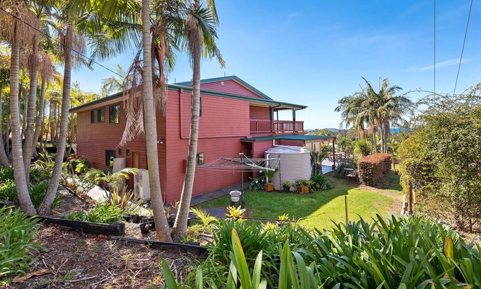 Surf Beach House | Fabulous Family sized Coastal Retreat