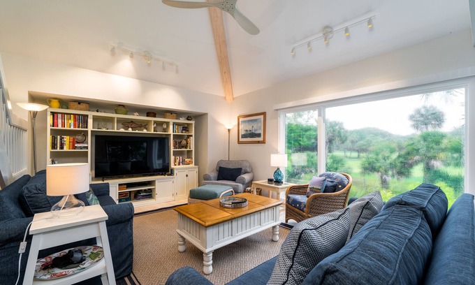 Spinnaker Beachhouses House | Fabulous Home - Lagoon/Golf Views! Walk to Beach/Pools/Golf/Dining! Amenity Cards!