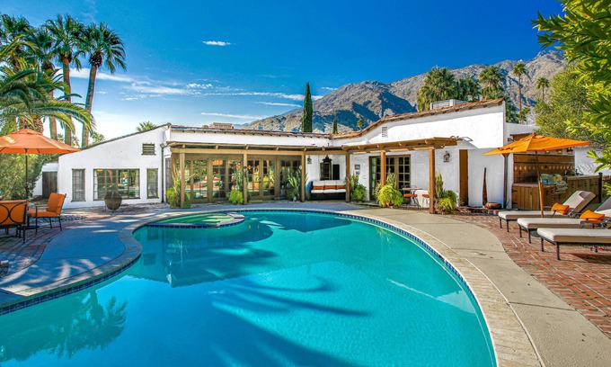 Old Las Palmas House | Fabulous home w/mountain views, saltwater pool/spa & bocce
