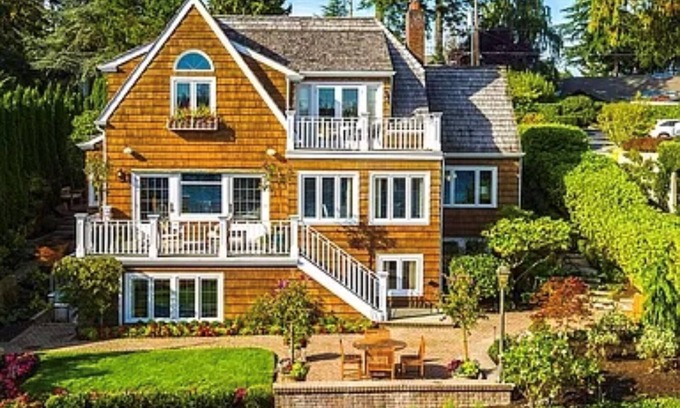 Medina House | Fabulous Lake Washington Estate Unlike Any Others - Sleeps 18