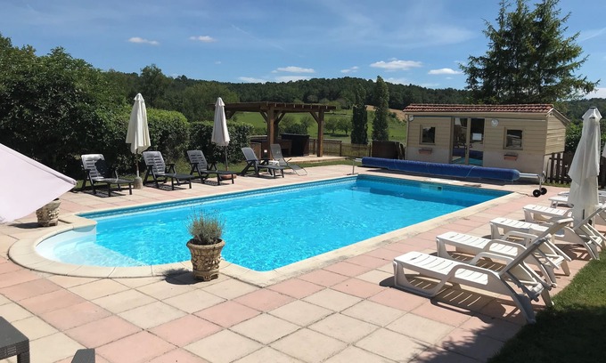Grand-Brassac Other | Fabulous location- farmhouse & pretty cottage with private heated pool & sauna