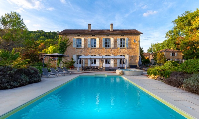 Saint-Front-sur-Lemance House | Fabulous Manoir in country location, sleeps 12, heated private pool, free WiFi