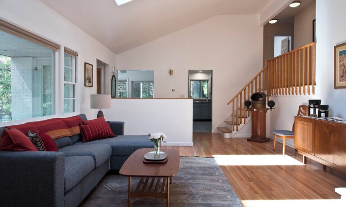 Woodstock House | Fabulous Newly Renovated Family House Near Woodstock Center