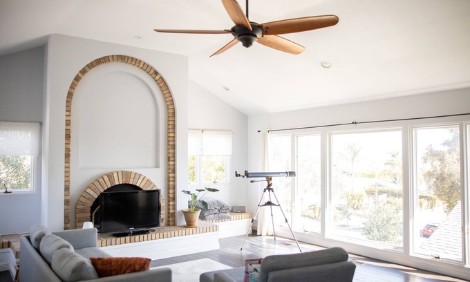 The Mesa House | Fabulous ocean view home within walking distance to Shoreline Park