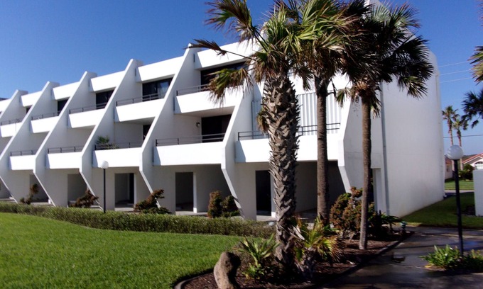 Flagler Beach House | Fabulous Oceanfront Townhouse