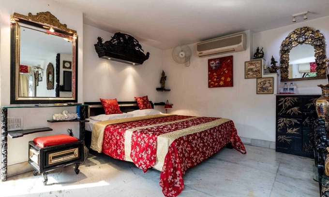 Ballygunge Bed & Breakfast | FABULOUS PENTHOUSE JASMINE