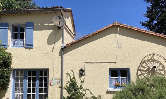 Agris Cottage | Fabulous, recently renovated Gîte in sunny Charente