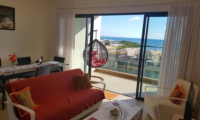 Roches Noires Apartment | Fabulous Sew View Apartment