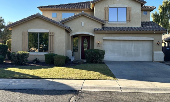 Surprise Farms House | Fabulous Surprise Home With Pool