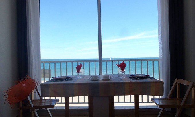 La Jetee Apartment | Face a la mer Plage et mer au Pied de L'immeuble vue mer Imprenable