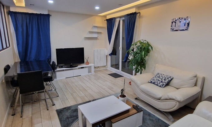 Colombes Apartment | Face au Stade Olympique, Oasis Urbaine de 3 Pièces à Colombes